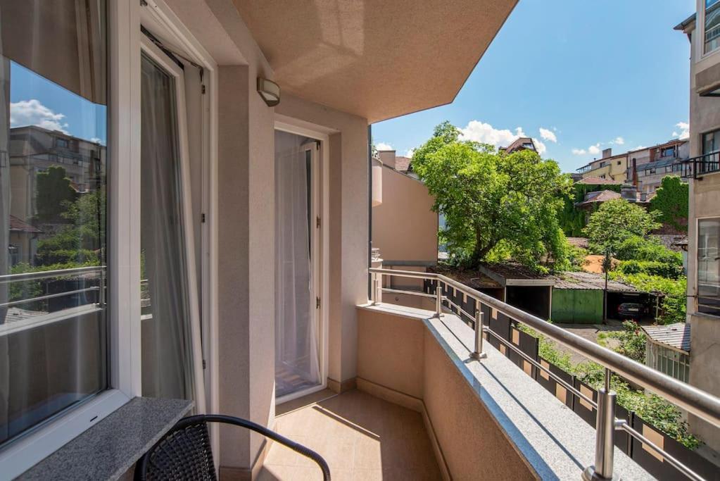 Apartment Designed In With Parking *